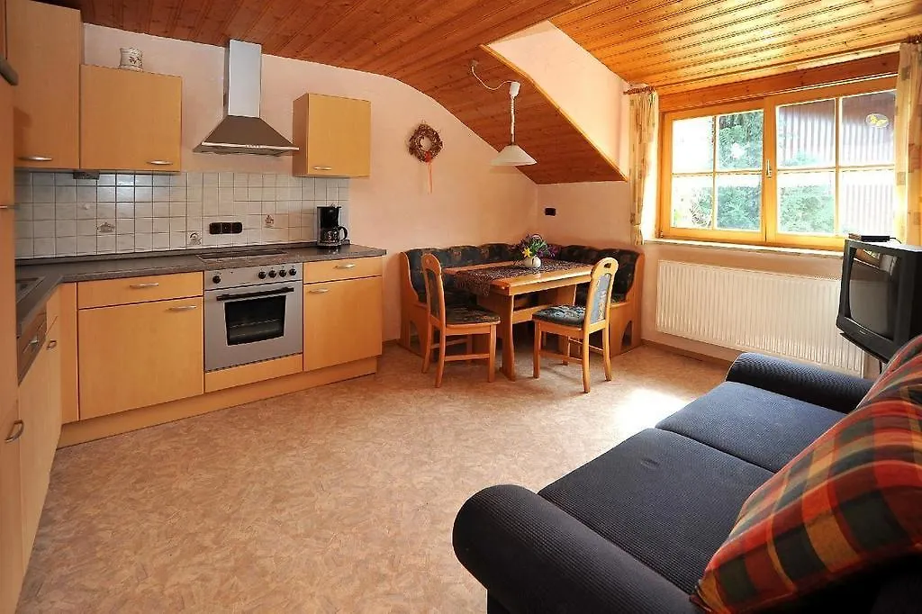 Apartment Ferienhof-Fink-Ferienwohnung-Kleeblatt Opfenbach